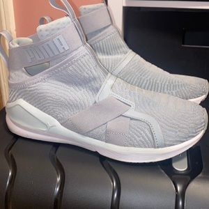 Puma Sneakers